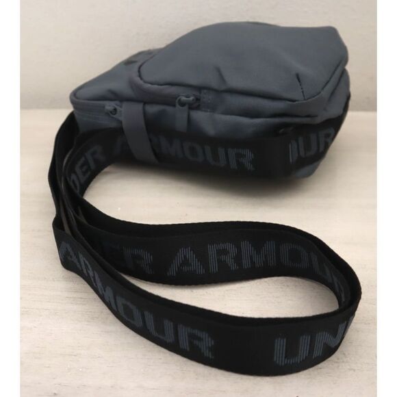 Under Armour 1364192-012 Unisex O/S Pitch Gray/Black Loudon Crossbody Bag - Picture 4 of 16